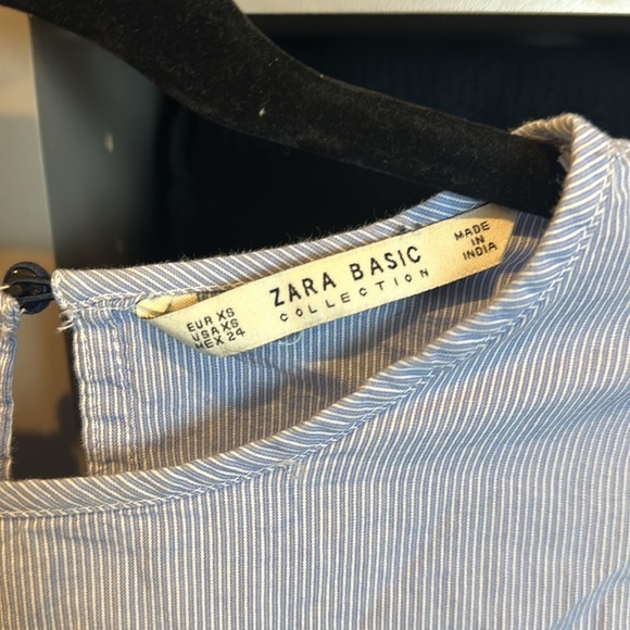 Zara blue/white pinstriped 3/4 sleeve scalloped edged blouse size XS - Picture 2 of 3